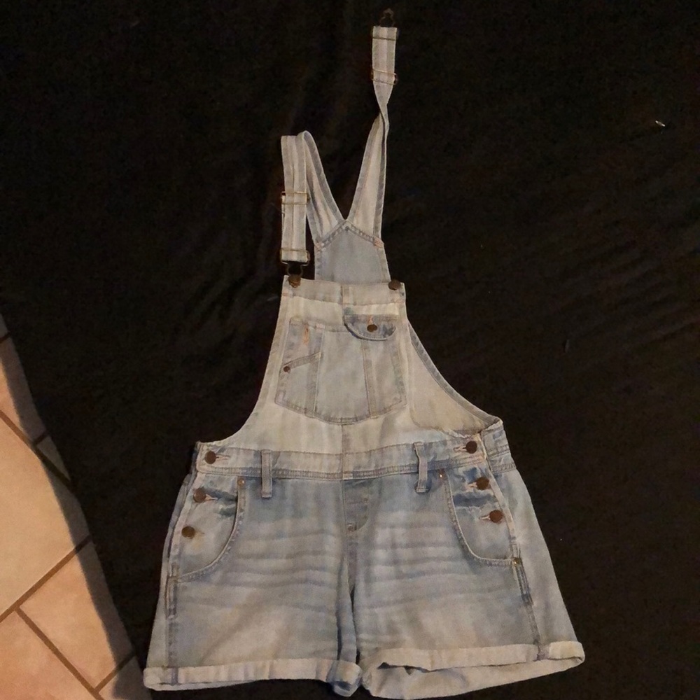 Overall shorts